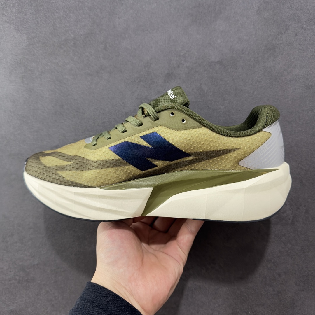 图片[2]-【公司级】NEW BALANCE Rebel FuelCell Rebel V4 舒适时尚织物减震耐磨低帮马拉松轻量化跑步鞋 NB新百伦于 2019 年夏天首次发布了 Rebel 在制鞋业仍在向强调能量回报的弹力泡沫转变的时候 Rebel 确实是一个叛逆者 快进到 2024 年 Rebel v4 承诺通过重新配制的中底化合物和更高的堆叠高度提供更轻、更有弹性的跑步体验 就像New Balance SC Elite v4一样 Rebel v4 提供了完全重新设计的中底化合物 最新的混合物将 New Balance 专有的 FuelCell 泡沫（TPU 和 EVA 的混合物）与 PEBA 泡沫相结合 带来更弹跳的跑步体验 PEBA是一种超轻 高性能的泡沫 通常出现在镀碳超级鞋中 New Balance Rebel v4、ASICS Novablast 4和Brooks Hyperion Max都是精力充沛的无电镀运动鞋 在速度锻炼和快节奏中大放异彩 这三款鞋都依靠它们的中底泡沫和轻微的摇杆形状来创造一种向前滚动的感觉 而且虽然这些鞋子在堆叠高度和重量方面各不相同 但它们提供了相似的软硬比例 有足够的流行力来加快步伐 货号：MFCXLB4 尺码： 40-45-选品中心
