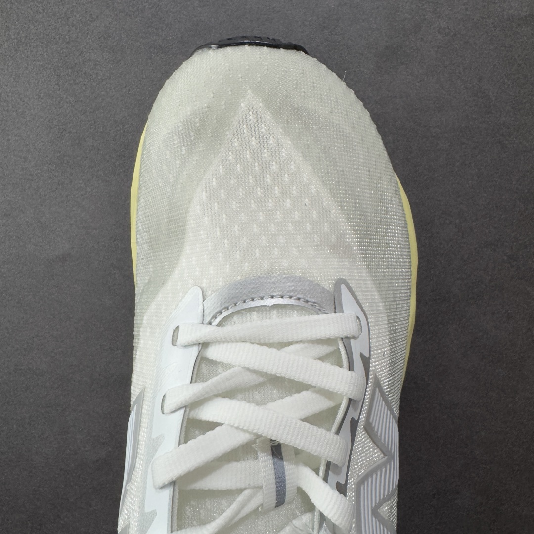 NEW BALANCE Rebel FuelCell Rebel V4 舒适时尚织物减震耐磨低帮马拉松轻量化跑步鞋  MFCXLB4