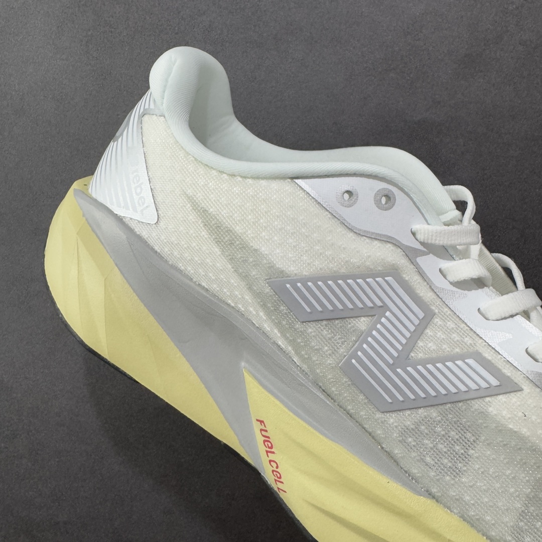 NEW BALANCE Rebel FuelCell Rebel V4 舒适时尚织物减震耐磨低帮马拉松轻量化跑步鞋  MFCXLB4
