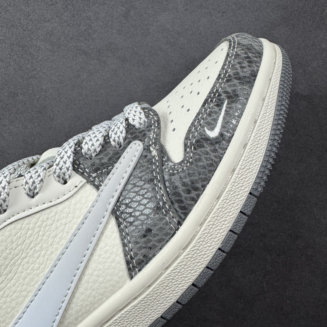 
【定制版】Travis Scott x Fragment Design x Air Jordan 1 