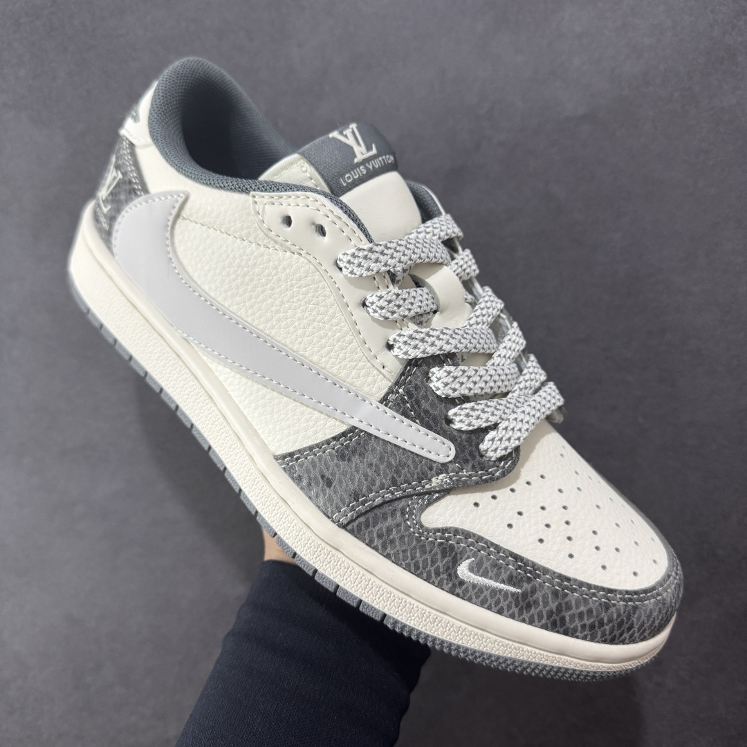 
【定制版】Travis Scott x Fragment Design x Air Jordan 1 