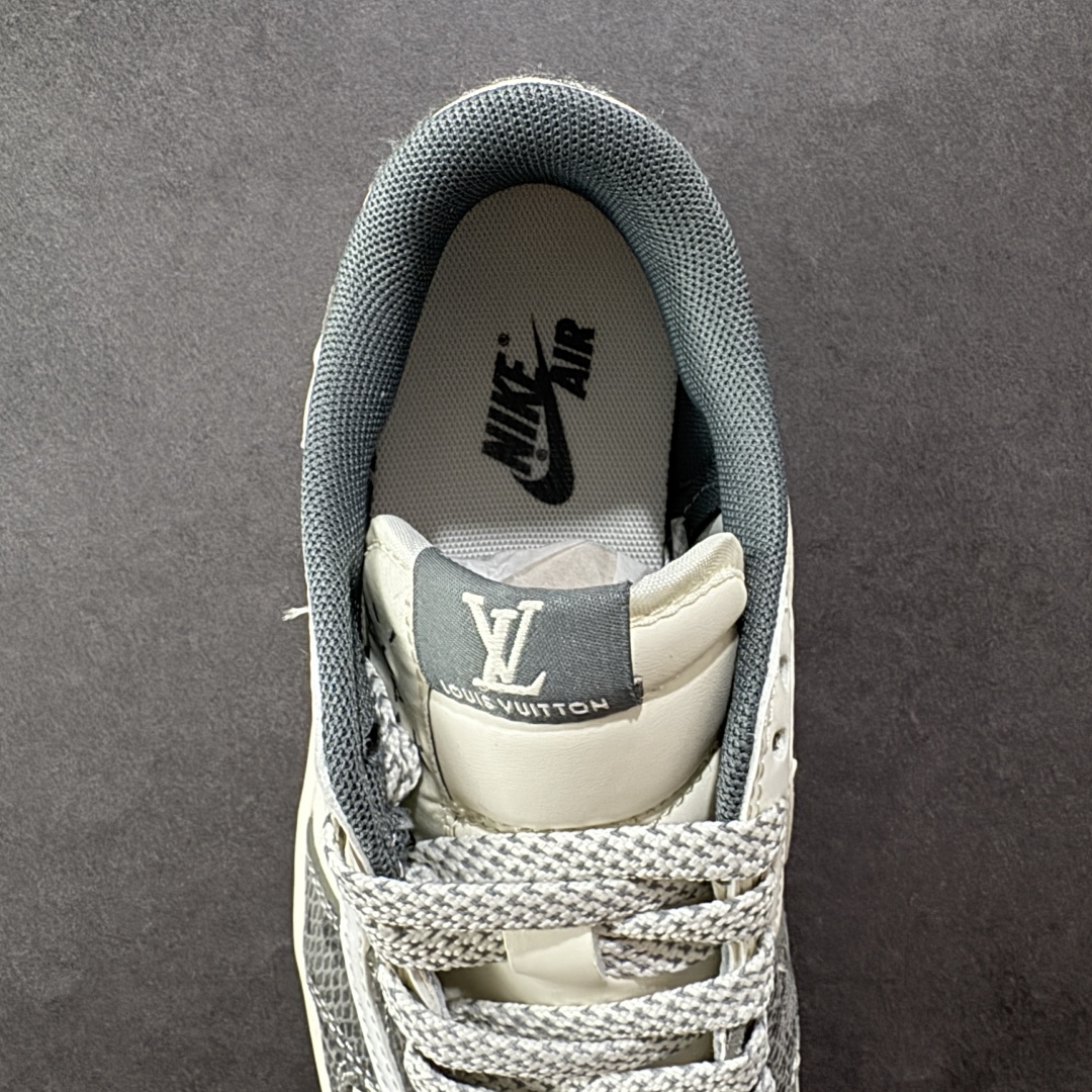 
【定制版】Travis Scott x Fragment Design x Air Jordan 1 