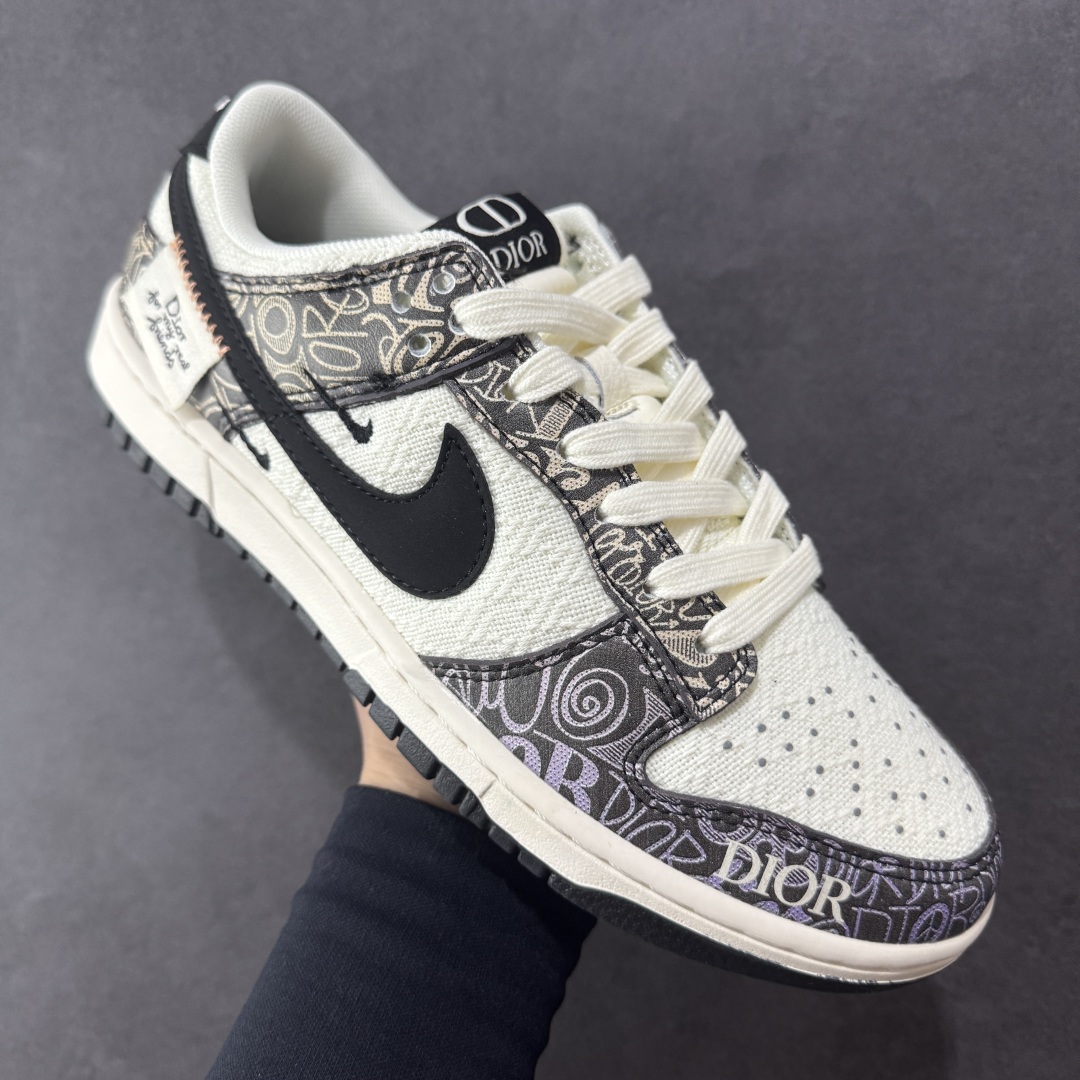 
【定制版】Nike SB Dunk Low “Dior 联名—白紫渐变四勾”高端定制 低帮休闲板鞋 
