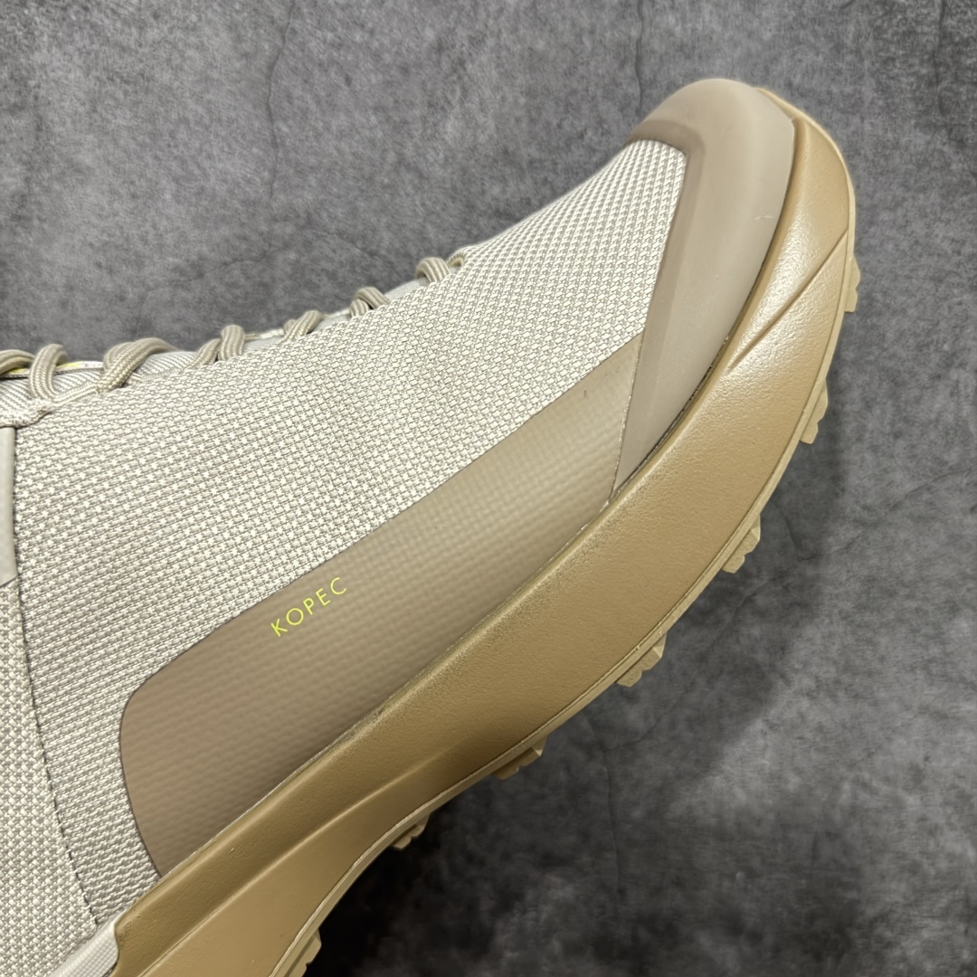 【纯原套盒版】始祖鸟ArcTeryx Kopec GTX M 覆盖透气男越野跑鞋
正确后跟刺绣