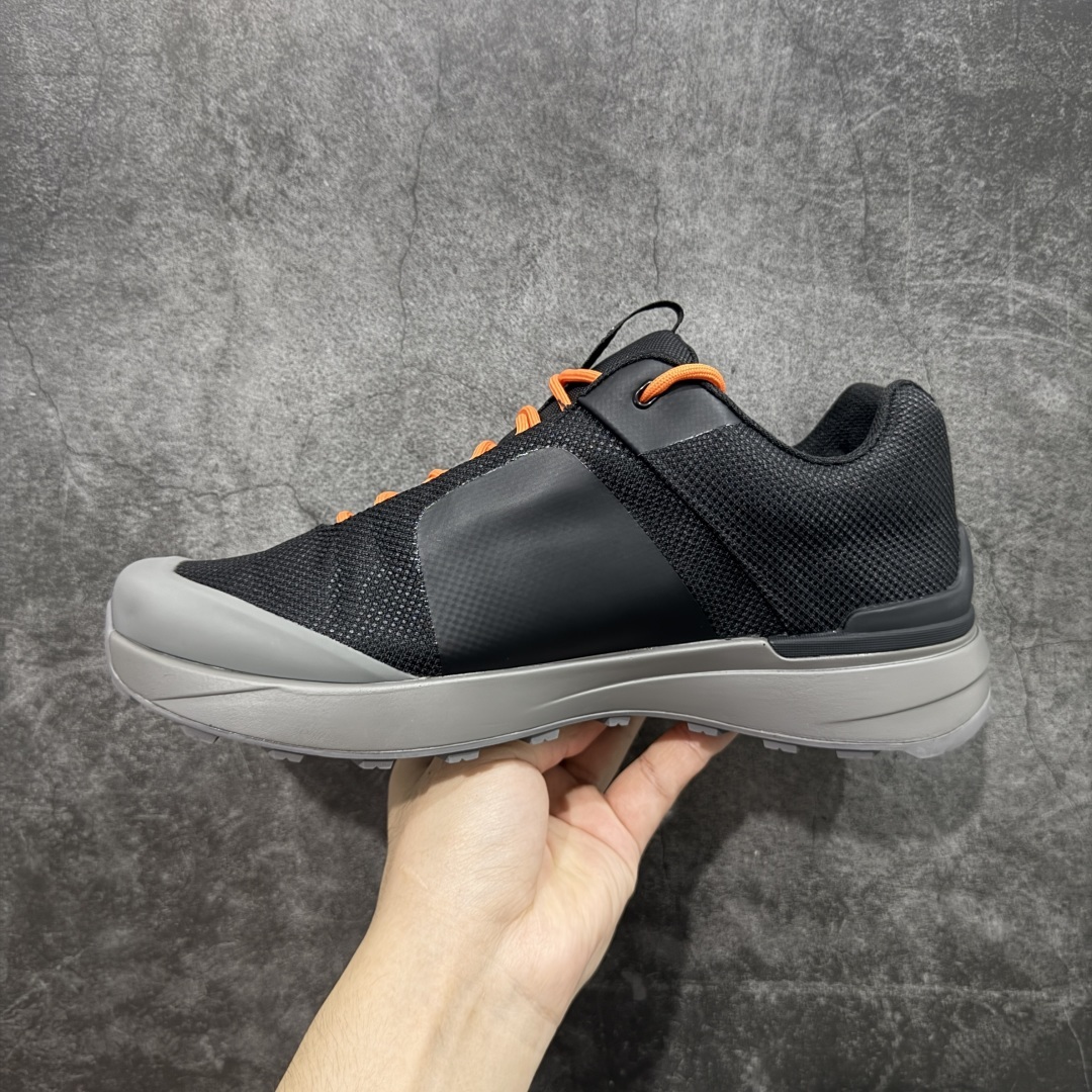 【纯原套盒版】始祖鸟ArcTeryx Kopec GTX M 覆盖透气男越野跑鞋
正确后跟刺绣