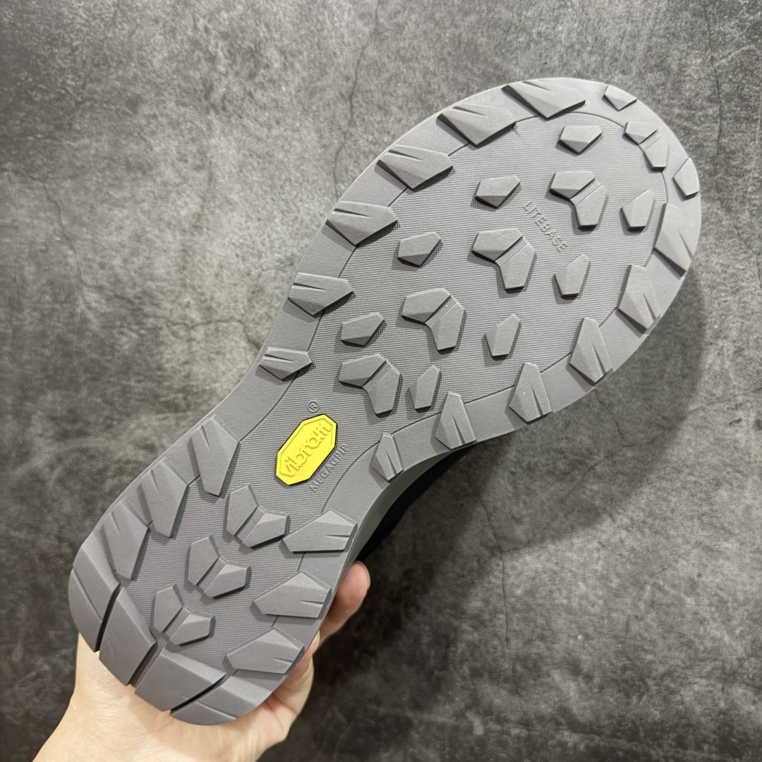 【纯原套盒版】始祖鸟ArcTeryx Kopec GTX M 覆盖透气男越野跑鞋
正确后跟刺绣