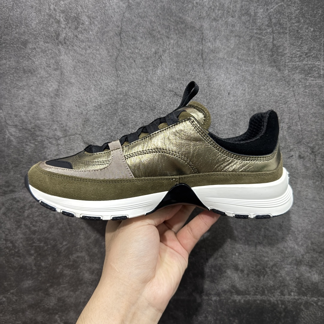 图片[2]-【莞顶礼盒版】Chanel 25a春夏小厚底运动鞋 经典大爆款，各大博主上脚同款 经典超百搭，随意穿搭拿捏的稳稳的，现已登陆发售！ 高价购入两对原版 一比一开模精心制造 鞋面大底配件全套开模 鞋面原版定制金属小牛皮 原版开模皮料空压工艺 内里网都是进口定制，很贴肤 鞋面立体流畅 原版开模多层组合大底 高端礼盒飞机盒包装 档次拉满 尺码：35-40-选品中心