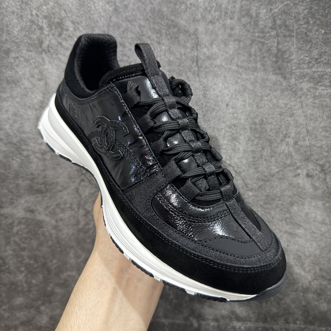 图片[3]-【莞顶礼盒版】Chanel 25a春夏小厚底运动鞋 经典大爆款，各大博主上脚同款 经典超百搭，随意穿搭拿捏的稳稳的，现已登陆发售！ 高价购入两对原版 一比一开模精心制造 鞋面大底配件全套开模 鞋面原版定制金属小牛皮 原版开模皮料空压工艺 内里网都是进口定制，很贴肤 鞋面立体流畅 原版开模多层组合大底 高端礼盒飞机盒包装 档次拉满 尺码：35-40-选品中心