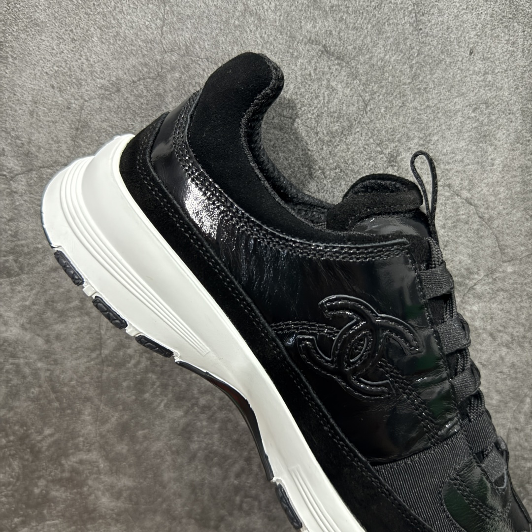 图片[7]-【莞顶礼盒版】Chanel 25a春夏小厚底运动鞋 经典大爆款，各大博主上脚同款 经典超百搭，随意穿搭拿捏的稳稳的，现已登陆发售！ 高价购入两对原版 一比一开模精心制造 鞋面大底配件全套开模 鞋面原版定制金属小牛皮 原版开模皮料空压工艺 内里网都是进口定制，很贴肤 鞋面立体流畅 原版开模多层组合大底 高端礼盒飞机盒包装 档次拉满 尺码：35-40-选品中心