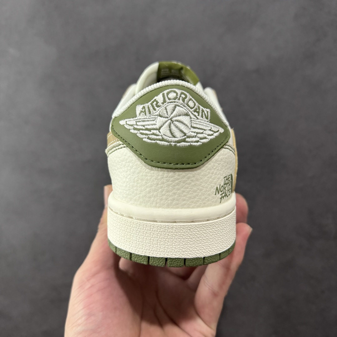 定制版The North Face x Air Jordan 1 Low 印字米白卡其绿  QW5088-204