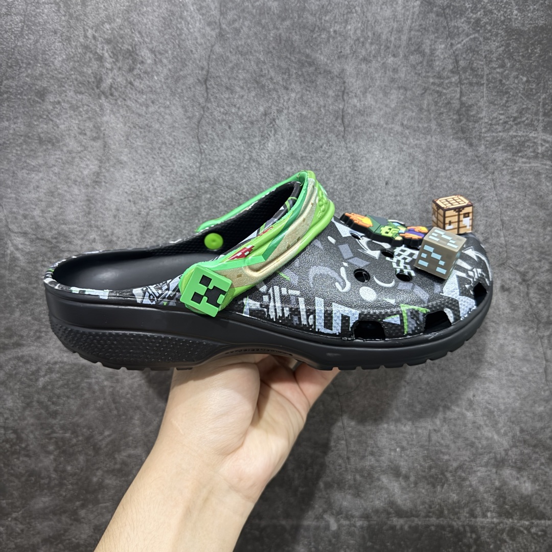 【莞产版本】Crocs 卡骆驰 我的世界联名款洞洞鞋，超酷像素风格设计！带专属Minecraft主题鞋花，防滑耐磨透气，适合春夏户外穿着～ 配件自装 丢失扣10 尺码： M4=36-37 M5=37-38 M6=38-39 M7=39-40 M8=41-42 M9=42-43 M10=43-44 M11=45-46-选品中心