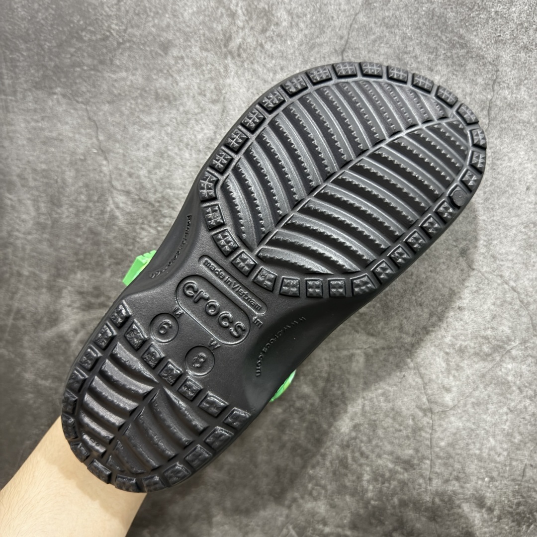 图片[9]-【莞产版本】Crocs 卡骆驰 我的世界联名款洞洞鞋，超酷像素风格设计！带专属Minecraft主题鞋花，防滑耐磨透气，适合春夏户外穿着～ 配件自装 丢失扣10 尺码： M4=36-37 M5=37-38 M6=38-39 M7=39-40 M8=41-42 M9=42-43 M10=43-44 M11=45-46-选品中心