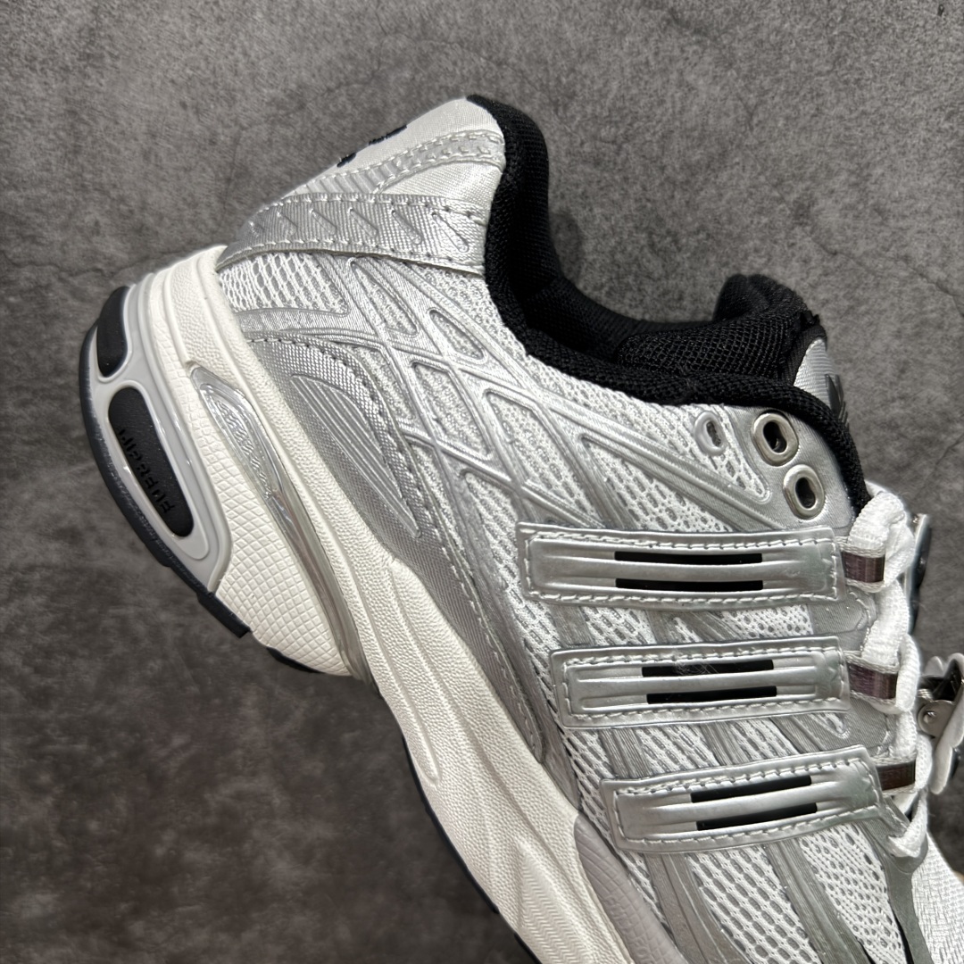 240 HZ纯原Unheardof x adidoriginals Adistar Cushion 3 银白  IH5928