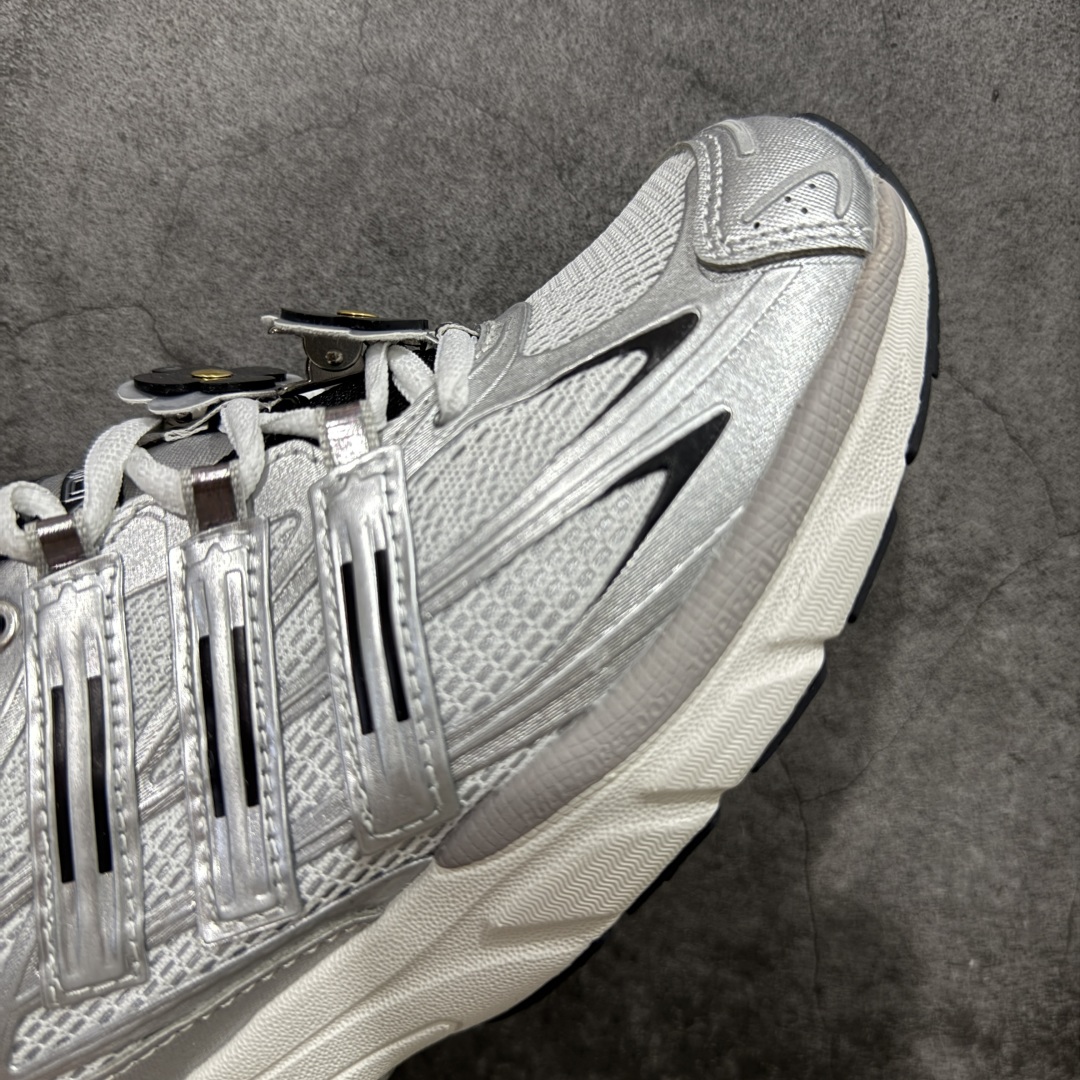 240 HZ纯原Unheardof x adidoriginals Adistar Cushion 3 银白  IH5928