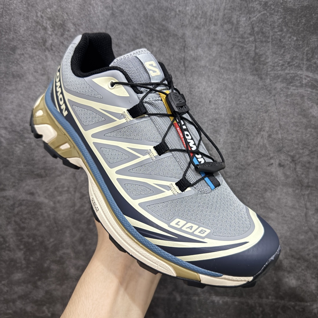 图片[3]-【PZ纯原】SALOMON XT-6 萨洛蒙潮流越野机能户外功能鞋 迷雾蓝 414551 全新版本出货 好货不怕晚 品质 细节 材料都是肉眼可以见！ 售前售后也是其它工厂无法匹敌！ 纯原外贸平台特供订单 耗时半年巨作 全套原纸板楦头开发 原厂特供网布配套加持 确保原汁原味 完美呈现版型 原档数据独家私模五层组合大底 原装Ortholite轻量化鞋垫 中底布带钢印编号 原厂TPU锁扣 进口港宝加持 后跟自然饱满 还原公司包裹性 鞋面以“锯齿”状的包裹系统呈现 在基色底之下加入了各种色点缀 将公司的最新技术和时尚前卫的造型融入耐用的长跑款式中 鞋面由 TPU 薄膜制成 并焊接在高耐磨网眼上 使其既时尚又坚固 由 ACS底盘支撑 可增强稳定性和支撑力 以及由橡胶凸耳 Contragrip外底覆盖的 EVA 缓冲中底 旨在应对崎岖的地形 鞋舌上的彩色Salomon 标签、Quicklace 系统以及鞋头、鞋舌和鞋跟上的附加品牌使细节更加完美 让穿着者可以轻松驾驭户外与通勤下的任何运动生活场景 无缝鞋身户外随意纵横 颜值与脚感兼备 出街通勤 绝对非常吸睛 你值得拥有 尺码：36 36.5 37.5 38 38.5 39 40 40.5 41 42 42.5 43 44 44.5 45-选品中心