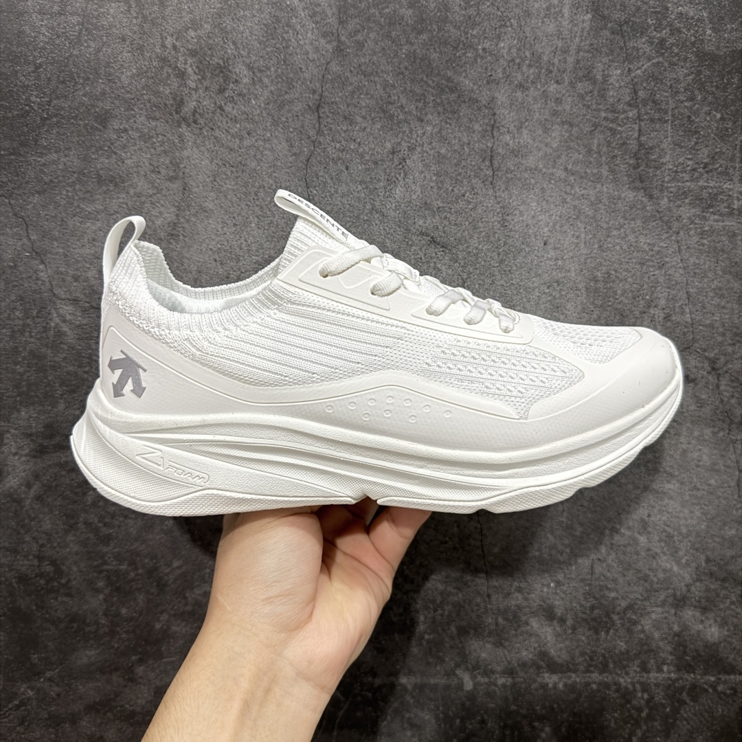  
迪桑特Descente Running 户外运动系带跑鞋

大厂出品 原版开发超高还原度 独立私模，