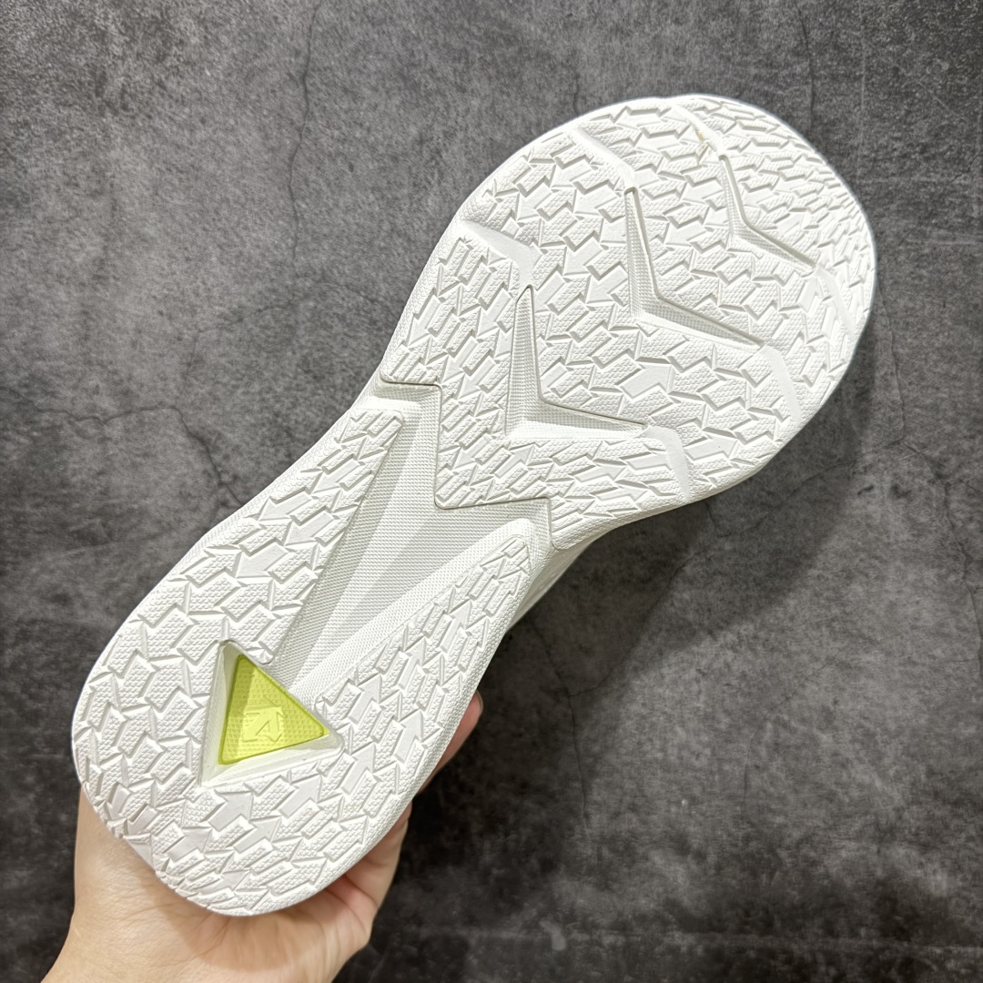  
迪桑特Descente Running 户外运动系带跑鞋

大厂出品 原版开发超高还原度 独立私模，