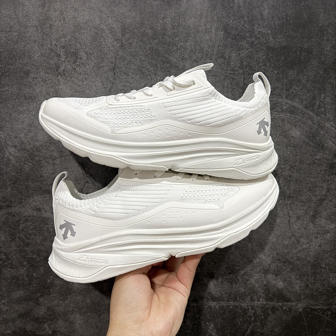  
迪桑特Descente Running 户外运动系带跑鞋

大厂出品 原版开发超高还原度 独立私模，