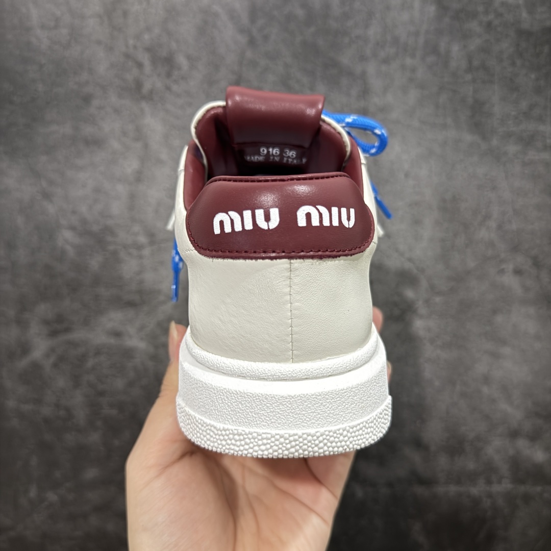  
【广东纯原版本】MiuMiu 百搭单品缪家早春新款 主打最新款 休闲小白鞋上新复古有时髦 上脚美炸了