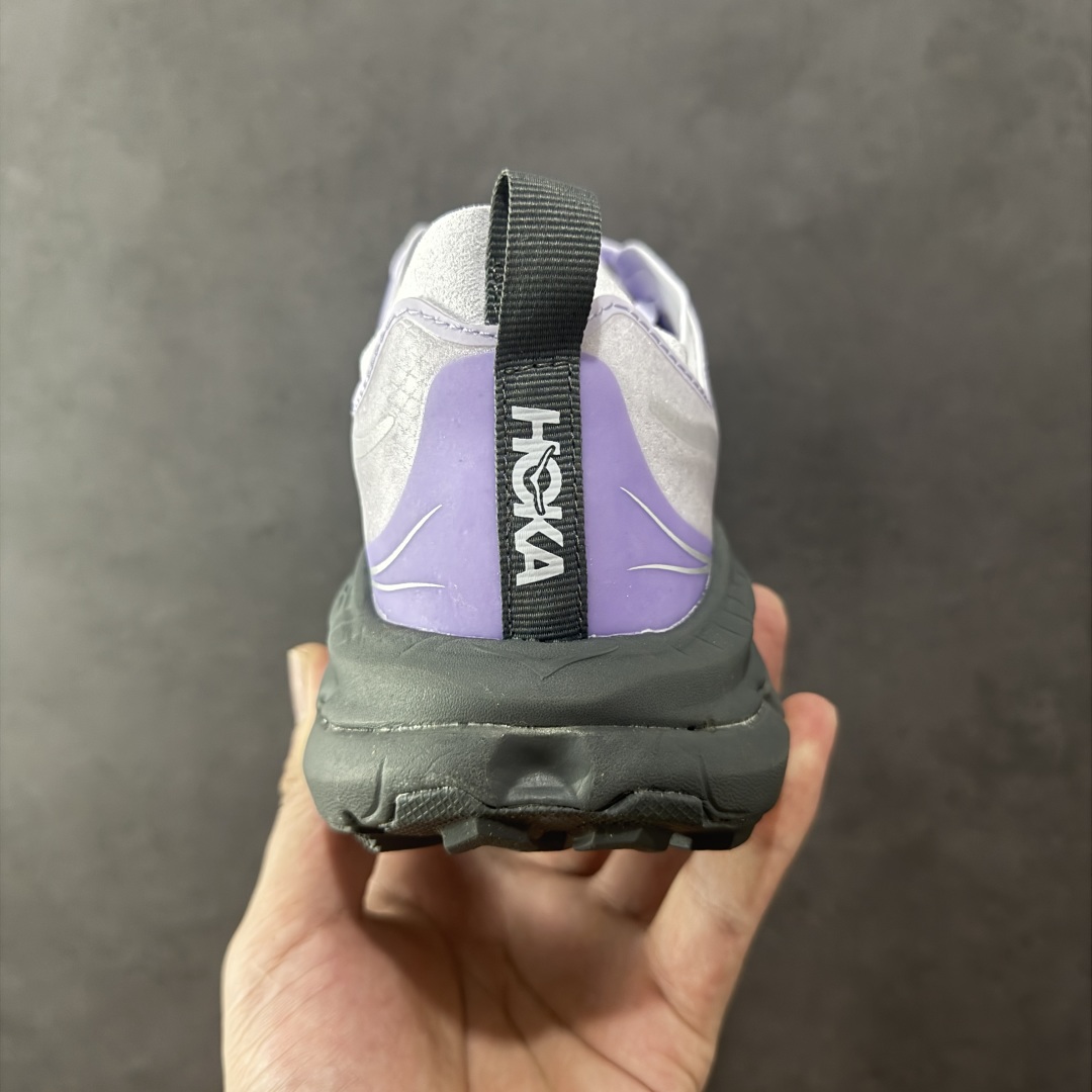 图片[4]-【公司级】Hoka Mafate Speed 4 Lite 马法特四代超轻厚底轻量山地跑步鞋 1168450 SLWS  #轻量化材料Fresh Foam。超轻量中底全部用料过3C认证！ 滚动平衡科技减少33%能量消耗 ！第二代Mafate更是延续精髓设计，并调整了整体的鞋型，修身的鞋型，更加灵巧的感觉一下子来了。外底韧弹感十足的EVA泡绵，结合Vibram橡胶大底，性能稳定输出，无论是平时穿着还是在潮湿的梅雨季节跑步，都是非常优秀的搭配。  尺码：36 36.5 37 38 38.5 39 40 40.5 41 42 42.5 43 44 45 编码：AMC270280-选品中心