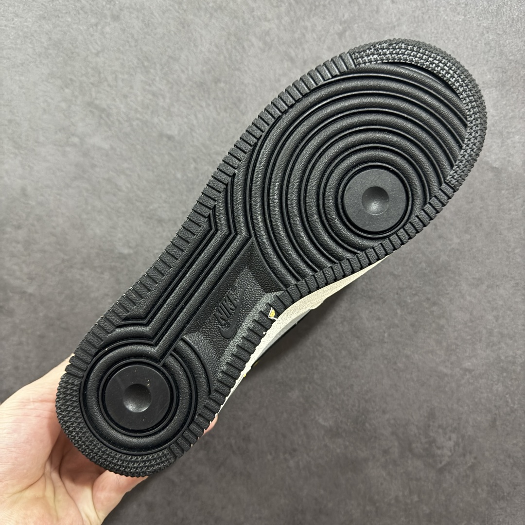 定制版Nike Air Force 1'07 Low 泡泡玛特联名 白灰黑金 空军一号低帮休闲板鞋  SC0601-564