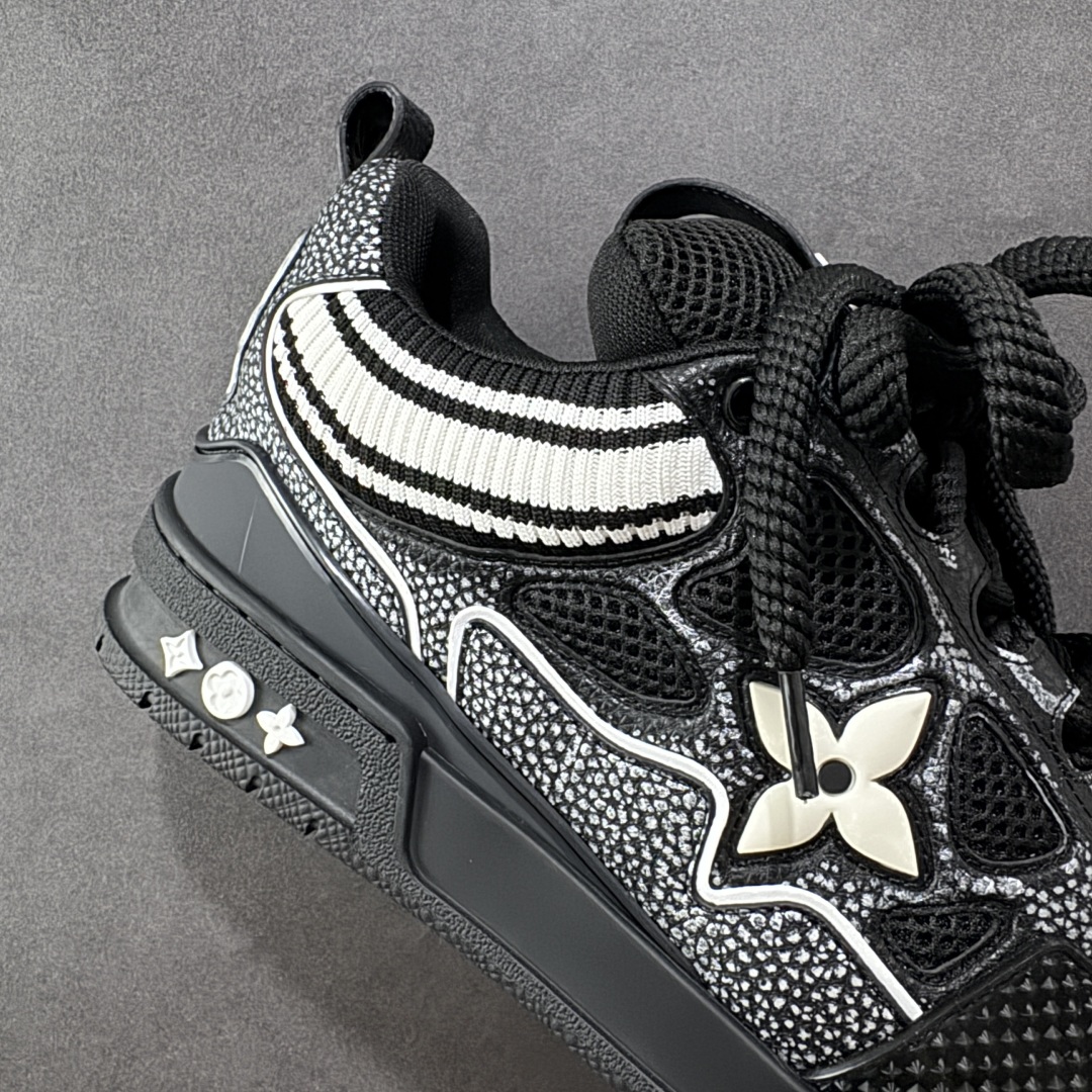 图片[6]-【纯原礼盒版】Louis Vuitton LV Skate时装走秀圆头系带运动鞋 完美鞋型超高的清洁度 零毛边线头瑕疵 全套原楦原纸版原鞋开模 全网最具灵魂的版型 正确原装黄色鞋盒 正确中底印花 鞋面印花3D高频深度立体 全鞋电脑针车 紧密相连 针距密度一致 环保乳胶注塑鞋垫 厚度脚感还原原版 皮面裁剪部位 统一油边封口工艺 原装橡胶大底含胶量大底组合零偏差 专柜全套包装 防尘袋 说明书 质保卡 男女鞋 尺码：40 41 42 43 44 45 46-选品中心