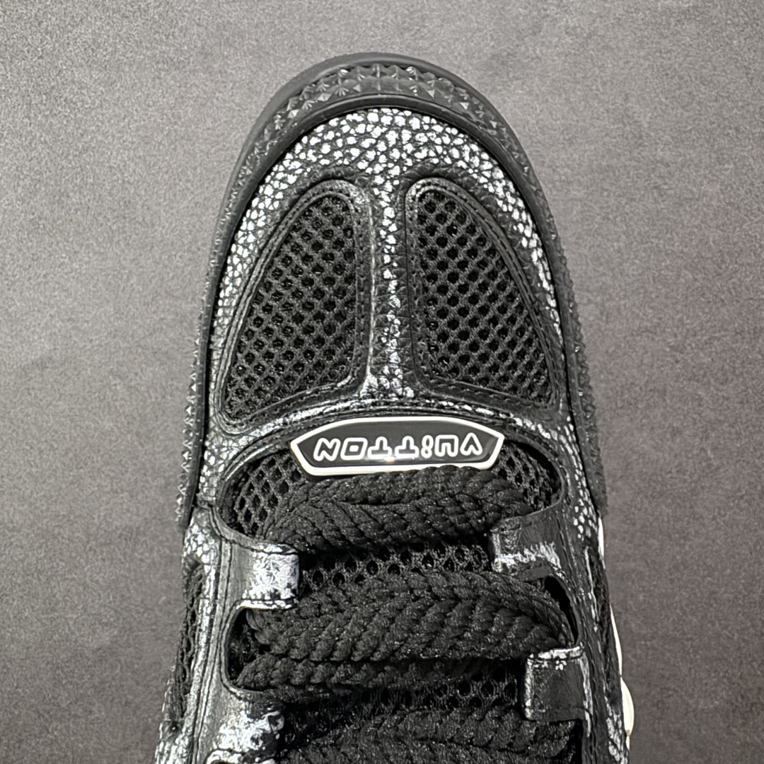 图片[8]-【纯原礼盒版】Louis Vuitton LV Skate时装走秀圆头系带运动鞋 完美鞋型超高的清洁度 零毛边线头瑕疵 全套原楦原纸版原鞋开模 全网最具灵魂的版型 正确原装黄色鞋盒 正确中底印花 鞋面印花3D高频深度立体 全鞋电脑针车 紧密相连 针距密度一致 环保乳胶注塑鞋垫 厚度脚感还原原版 皮面裁剪部位 统一油边封口工艺 原装橡胶大底含胶量大底组合零偏差 专柜全套包装 防尘袋 说明书 质保卡 男女鞋 尺码：40 41 42 43 44 45 46-选品中心