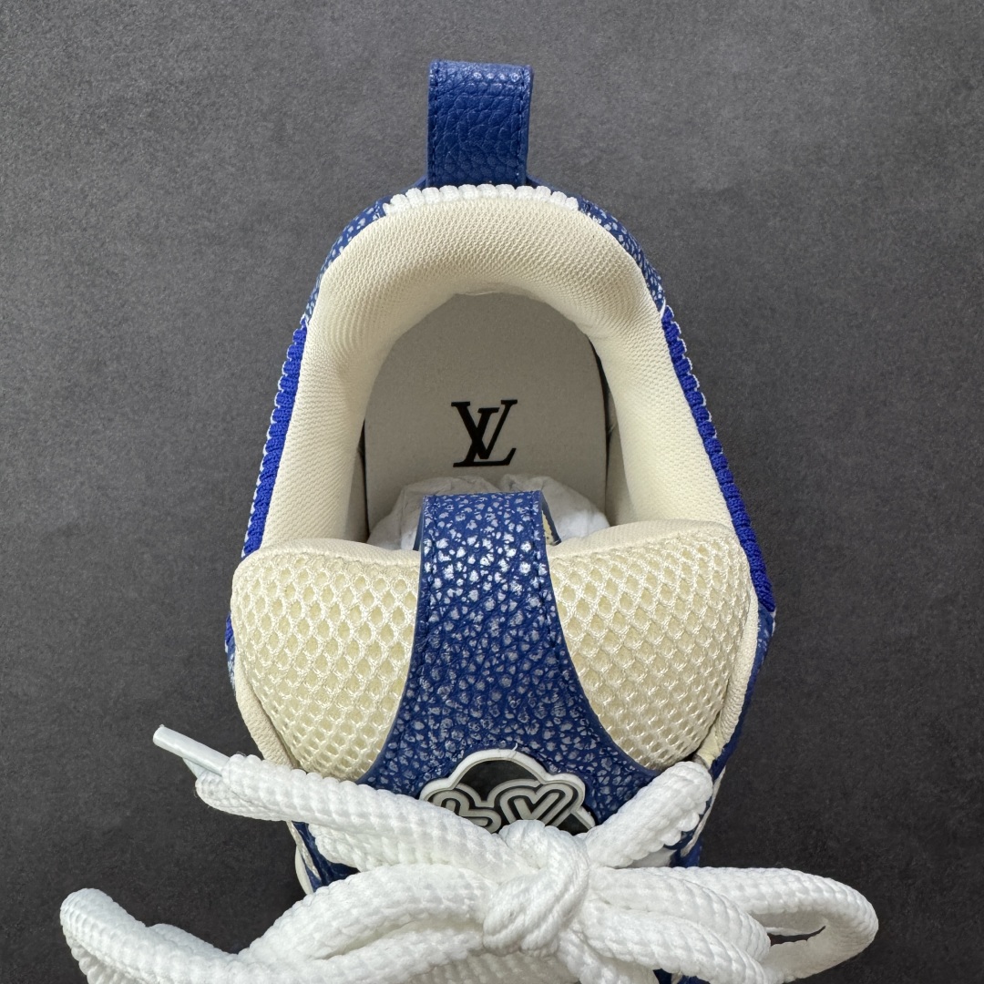 图片[7]-【纯原礼盒版】Louis Vuitton LV Skate时装走秀圆头系带运动鞋 完美鞋型超高的清洁度 零毛边线头瑕疵 全套原楦原纸版原鞋开模 全网最具灵魂的版型 正确原装黄色鞋盒 正确中底印花 鞋面印花3D高频深度立体 全鞋电脑针车 紧密相连 针距密度一致 环保乳胶注塑鞋垫 厚度脚感还原原版 皮面裁剪部位 统一油边封口工艺 原装橡胶大底含胶量大底组合零偏差 专柜全套包装 防尘袋 说明书 质保卡 男女鞋 尺码：40 41 42 43 44 45 46-选品中心