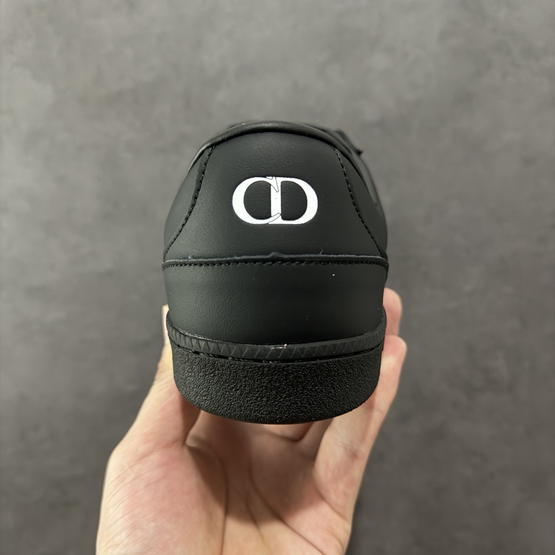  
【公司级】𝐃𝐢𝐨𝐫 𝟮𝟱𝐏𝐫𝐞-𝐅𝐚𝐥𝐥 𝐁𝐞𝐫𝐥𝐢𝐧 𝟬𝟭 迪奥B01情侣款休闲德训鞋小白鞋运动鞋