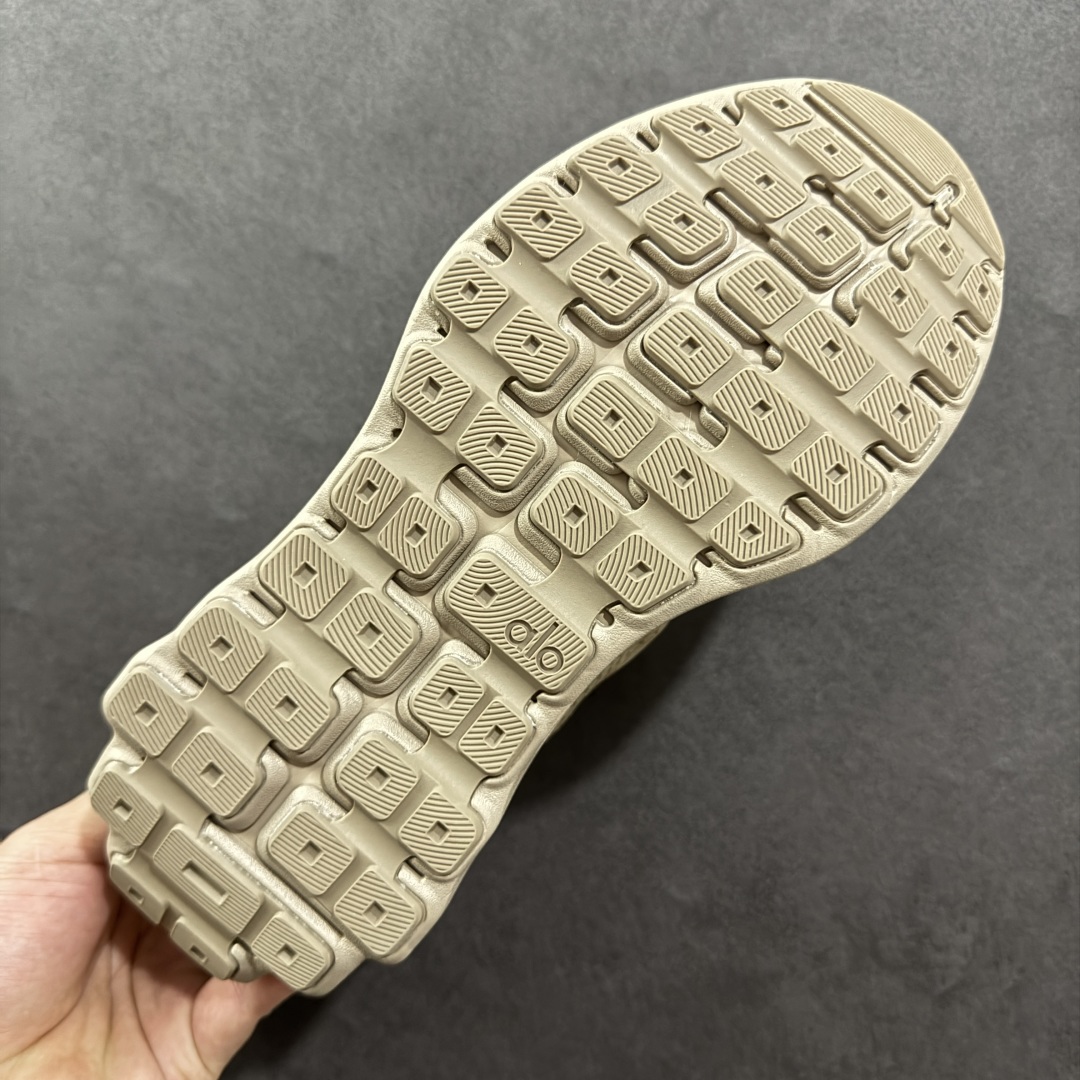  
Alo Runner 明星同款 四季常青款增高低帮休闲生活鞋 

大厂采购原材料
多处细节一步到位