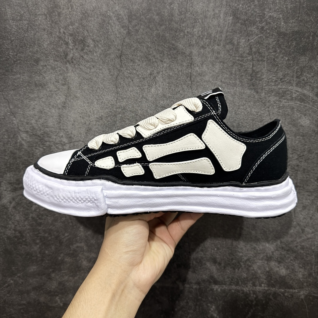  
【莞产纯原】MMY  X  AMIRI 联名款骨头鞋溶解鞋

黑白碰撞，独特骨骼线条设计，这双板鞋将