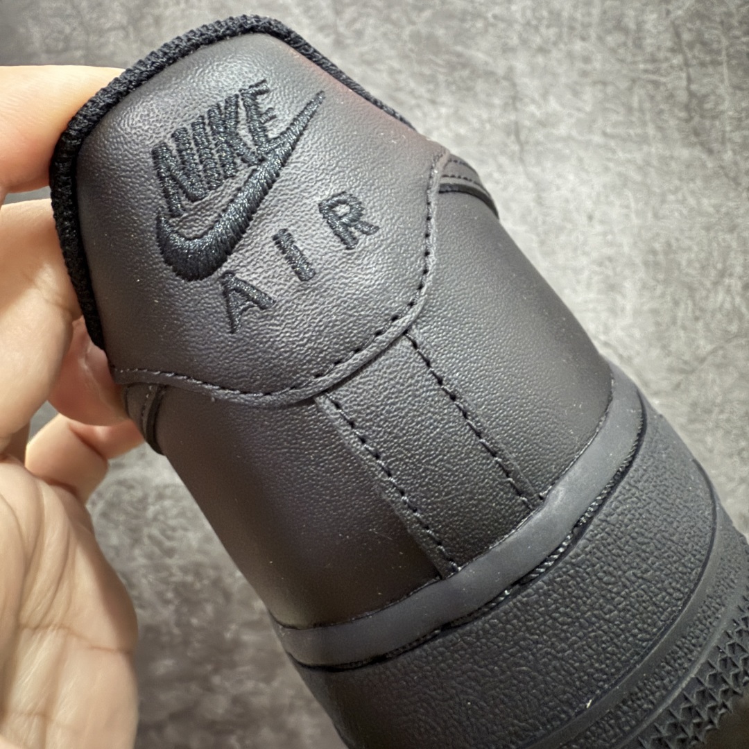 图片[2]-【GX2.0海外版】NK Air Force 1 Low \’07 空军一号低帮经典板鞋 纯黑 CW2288-001 顶级空军 原厂皮料 升级版 市场独一档 超高清洁度裁片 皮料质感肉眼可见 细节吊打市场其他代号版本 天花板级别 全鞋电脑针车 工整有序 原厂港宝加持完美还原灵魂版型 原盒原配从里到外百分百还原 原厂全头层原厂皮料 原标原盒 内置Sole气垫 中底白色背胶 中底划线 已经无限的接近公司 原厂楦头 原厂刺绣 后跟弧度修正 正确中底四线防伪 尺码：35.5 36 36.5 37.5 38 38.5 39 40 40.5 41 42 42.5 43 44 44.5 45 46 47.5 48.5-选品中心