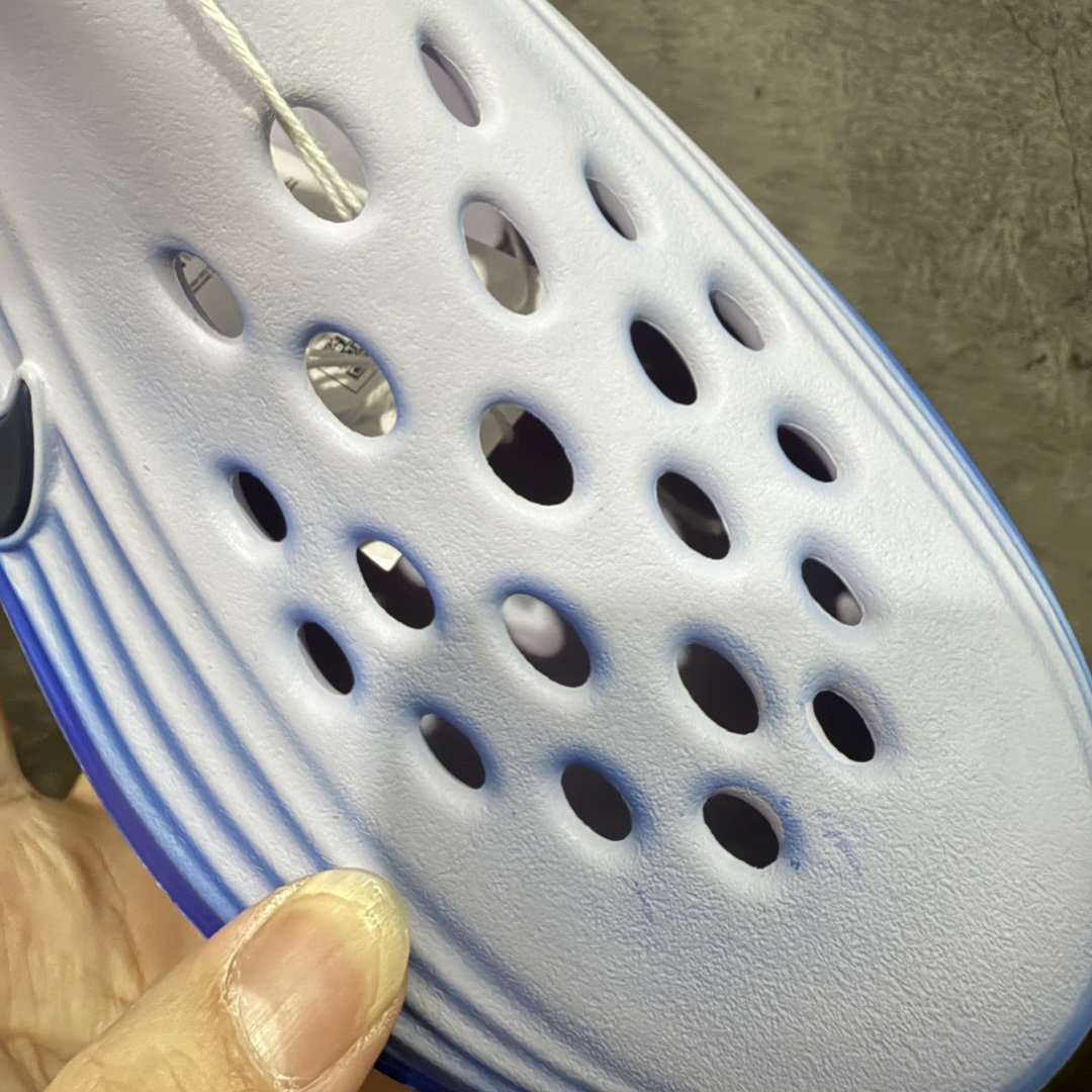 图片[4]-【LW版本】Nike Reactx Rejuven 8 耐克新款夏季沙滩凉鞋拖鞋洞洞鞋 IB6366-400 市场最高版本 没有之一 品质细节远远超越市面版本 欢迎对比 脚感材料都是原版同步 比市场货好太多 正确组合底 超高清洁度 完美版型 区别市面通货 采用质感柔软且出众回弹的 ReactX泡绵，发泡组合大底 脚感十分舒适，缔造非凡舒适的日常穿着体验，助你保持活力。  尺码：36-49.5 建议选大半码到一码-选品中心