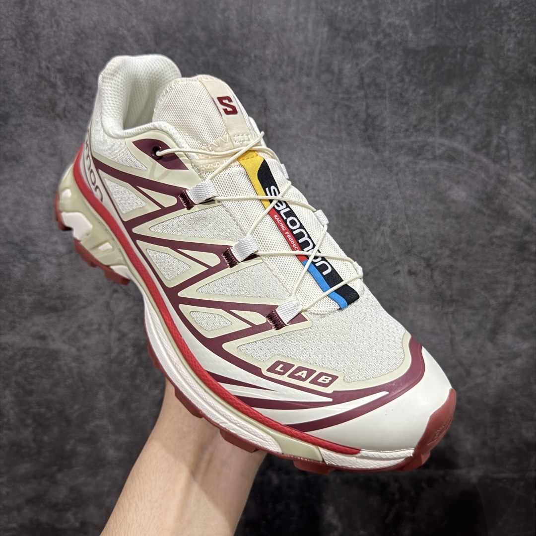 图片[3]-【巅峰版】 Salomon XT-6 米棕白色 萨洛蒙复古潮流户外机能登山跑鞋 475823 纯原外贸平台特供订单 耗时半年巨作 全套原纸板楦头开发 原厂特供网布配套加持 确保原汁原味 完美呈现版型 原档数据独家私模五层组合大底 原装Ortholite轻量化鞋垫 中底布带钢印编号 原厂TPU锁扣 进口港宝加持 后跟自然饱满 还原公司包裹性 鞋面以“锯齿”状的包裹系统呈现 在基色底之下加入了各种色点缀 将公司的最新技术和时尚前卫的造型融入耐用的长跑款式中 鞋面由 TPU 薄膜制成 并焊接在高耐磨网眼上 使其既时尚又坚固 由 ACS底盘支撑 可增强稳定性和支撑力 以及由橡胶凸耳 Contragrip外底覆盖的 EVA 缓冲中底 旨在应对崎岖的地形 鞋舌上的彩色Salomon 标签、Quicklace 系统以及鞋头、鞋舌和鞋跟上的附加品牌使细节更加完美 让穿着者可以轻松驾驭户外与通勤下的任何运动生活场景 无缝鞋身户外随意纵横 颜值与脚感兼备 出街通勤 绝对非常吸睛 你值得拥有 尺码：36 36.5 37.5 38 38.5 39 40 40.5 41 42 42.5 43 44 44.5 45-选品中心
