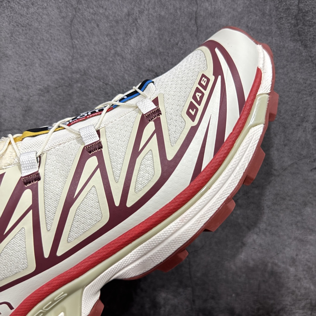 图片[6]-【巅峰版】 Salomon XT-6 米棕白色 萨洛蒙复古潮流户外机能登山跑鞋 475823 纯原外贸平台特供订单 耗时半年巨作 全套原纸板楦头开发 原厂特供网布配套加持 确保原汁原味 完美呈现版型 原档数据独家私模五层组合大底 原装Ortholite轻量化鞋垫 中底布带钢印编号 原厂TPU锁扣 进口港宝加持 后跟自然饱满 还原公司包裹性 鞋面以“锯齿”状的包裹系统呈现 在基色底之下加入了各种色点缀 将公司的最新技术和时尚前卫的造型融入耐用的长跑款式中 鞋面由 TPU 薄膜制成 并焊接在高耐磨网眼上 使其既时尚又坚固 由 ACS底盘支撑 可增强稳定性和支撑力 以及由橡胶凸耳 Contragrip外底覆盖的 EVA 缓冲中底 旨在应对崎岖的地形 鞋舌上的彩色Salomon 标签、Quicklace 系统以及鞋头、鞋舌和鞋跟上的附加品牌使细节更加完美 让穿着者可以轻松驾驭户外与通勤下的任何运动生活场景 无缝鞋身户外随意纵横 颜值与脚感兼备 出街通勤 绝对非常吸睛 你值得拥有 尺码：36 36.5 37.5 38 38.5 39 40 40.5 41 42 42.5 43 44 44.5 45-选品中心