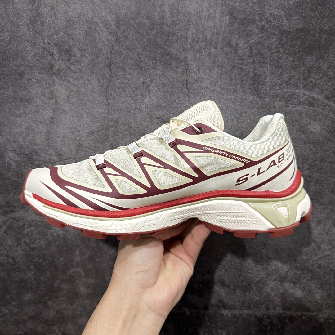 图片[2]-【巅峰版】 Salomon XT-6 米棕白色 萨洛蒙复古潮流户外机能登山跑鞋 475823 纯原外贸平台特供订单 耗时半年巨作 全套原纸板楦头开发 原厂特供网布配套加持 确保原汁原味 完美呈现版型 原档数据独家私模五层组合大底 原装Ortholite轻量化鞋垫 中底布带钢印编号 原厂TPU锁扣 进口港宝加持 后跟自然饱满 还原公司包裹性 鞋面以“锯齿”状的包裹系统呈现 在基色底之下加入了各种色点缀 将公司的最新技术和时尚前卫的造型融入耐用的长跑款式中 鞋面由 TPU 薄膜制成 并焊接在高耐磨网眼上 使其既时尚又坚固 由 ACS底盘支撑 可增强稳定性和支撑力 以及由橡胶凸耳 Contragrip外底覆盖的 EVA 缓冲中底 旨在应对崎岖的地形 鞋舌上的彩色Salomon 标签、Quicklace 系统以及鞋头、鞋舌和鞋跟上的附加品牌使细节更加完美 让穿着者可以轻松驾驭户外与通勤下的任何运动生活场景 无缝鞋身户外随意纵横 颜值与脚感兼备 出街通勤 绝对非常吸睛 你值得拥有 尺码：36 36.5 37.5 38 38.5 39 40 40.5 41 42 42.5 43 44 44.5 45-选品中心