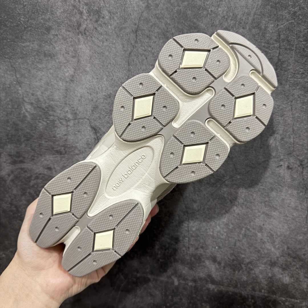 纯原版 New Balance NB9060 联名款 复古休闲运动慢跑鞋 棕灰色 U9060ERC