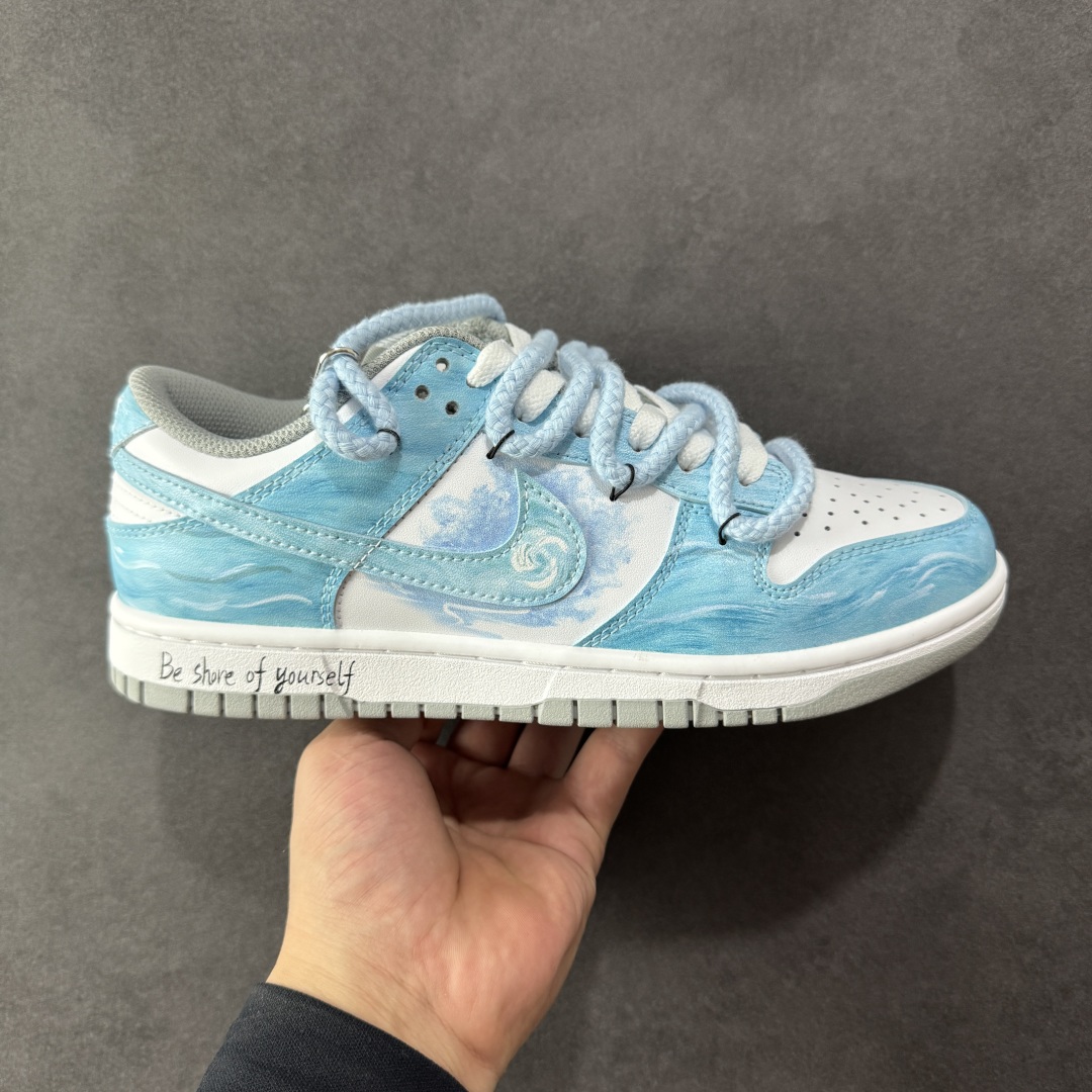  
【YC版】Nike Dunk Low 月下碧波行 天蓝色
此款以淡雅湖水蓝为基调，泼洒出月下波光的静
