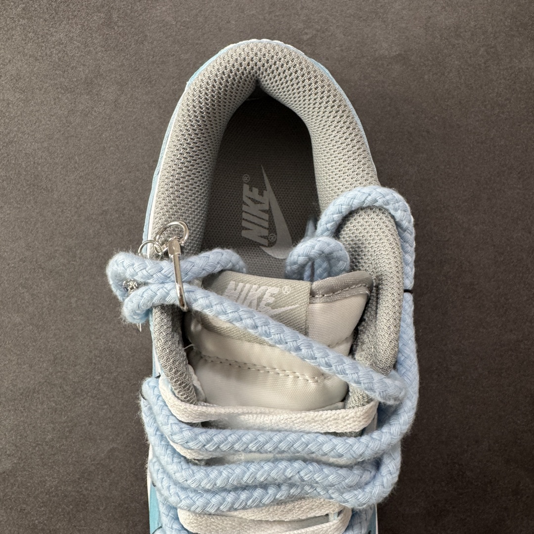  
【YC版】Nike Dunk Low 月下碧波行 天蓝色
此款以淡雅湖水蓝为基调，泼洒出月下波光的静