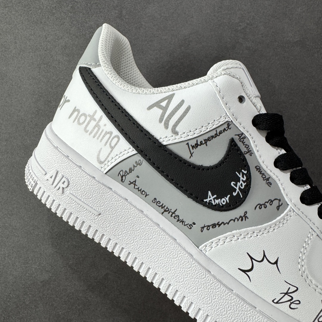 定制版NIke Air Force 1 '07 Low 空军一号低帮 二次元主题 Nike Air Force 1 Low’07 逐梦涂鸦手绘 空军一号低帮休闲板鞋  ZH0316-087