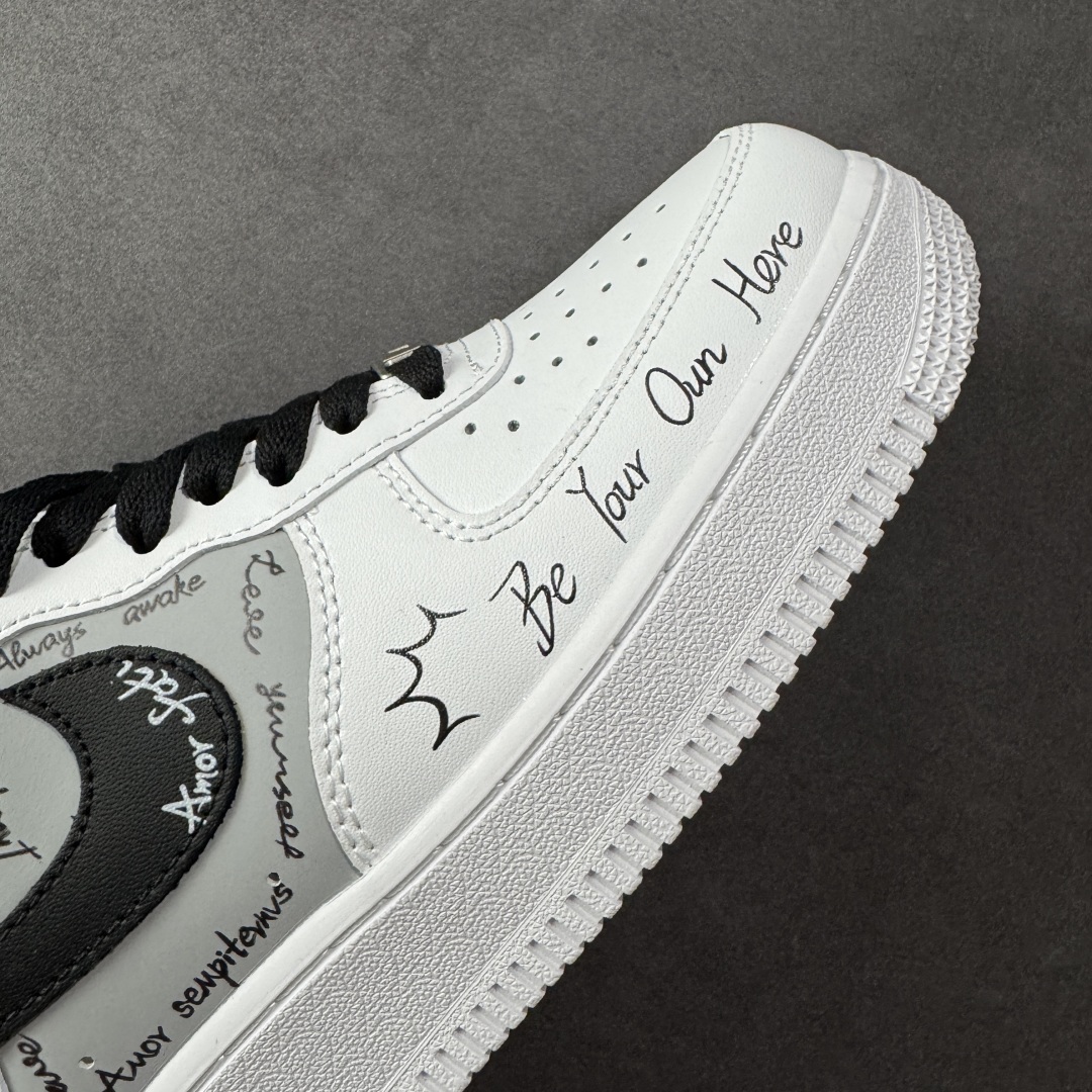 定制版NIke Air Force 1 '07 Low 空军一号低帮 二次元主题 Nike Air Force 1 Low’07 逐梦涂鸦手绘 空军一号低帮休闲板鞋  ZH0316-087