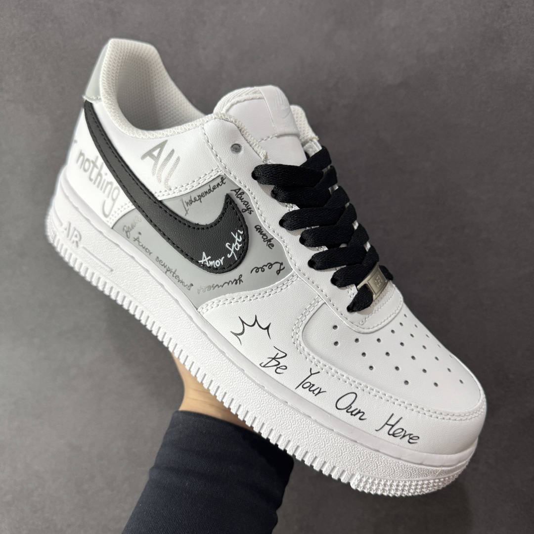 定制版NIke Air Force 1 '07 Low 空军一号低帮 二次元主题 Nike Air Force 1 Low’07 逐梦涂鸦手绘 空军一号低帮休闲板鞋  ZH0316-087