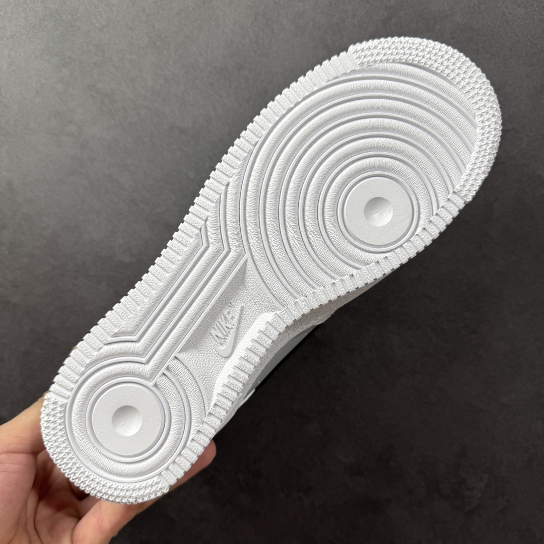 定制版NIke Air Force 1 '07 Low 空军一号低帮 二次元主题 Nike Air Force 1 Low’07 逐梦涂鸦手绘 空军一号低帮休闲板鞋  ZH0316-087