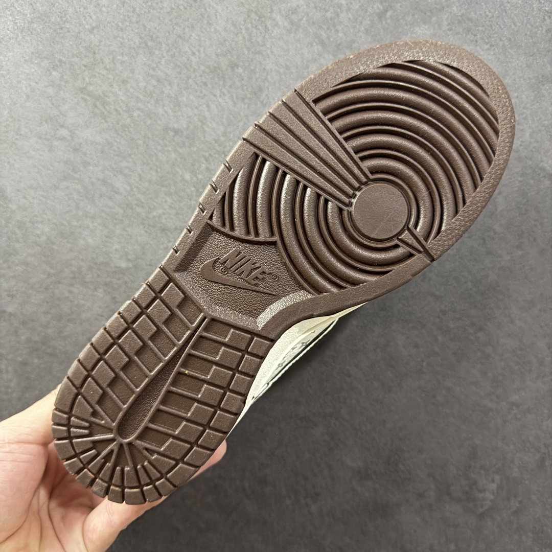  
【定制版】Nike SB Dunk Low“LV 拉布布 三方联名——白咖啡”  高端定制 低帮休闲