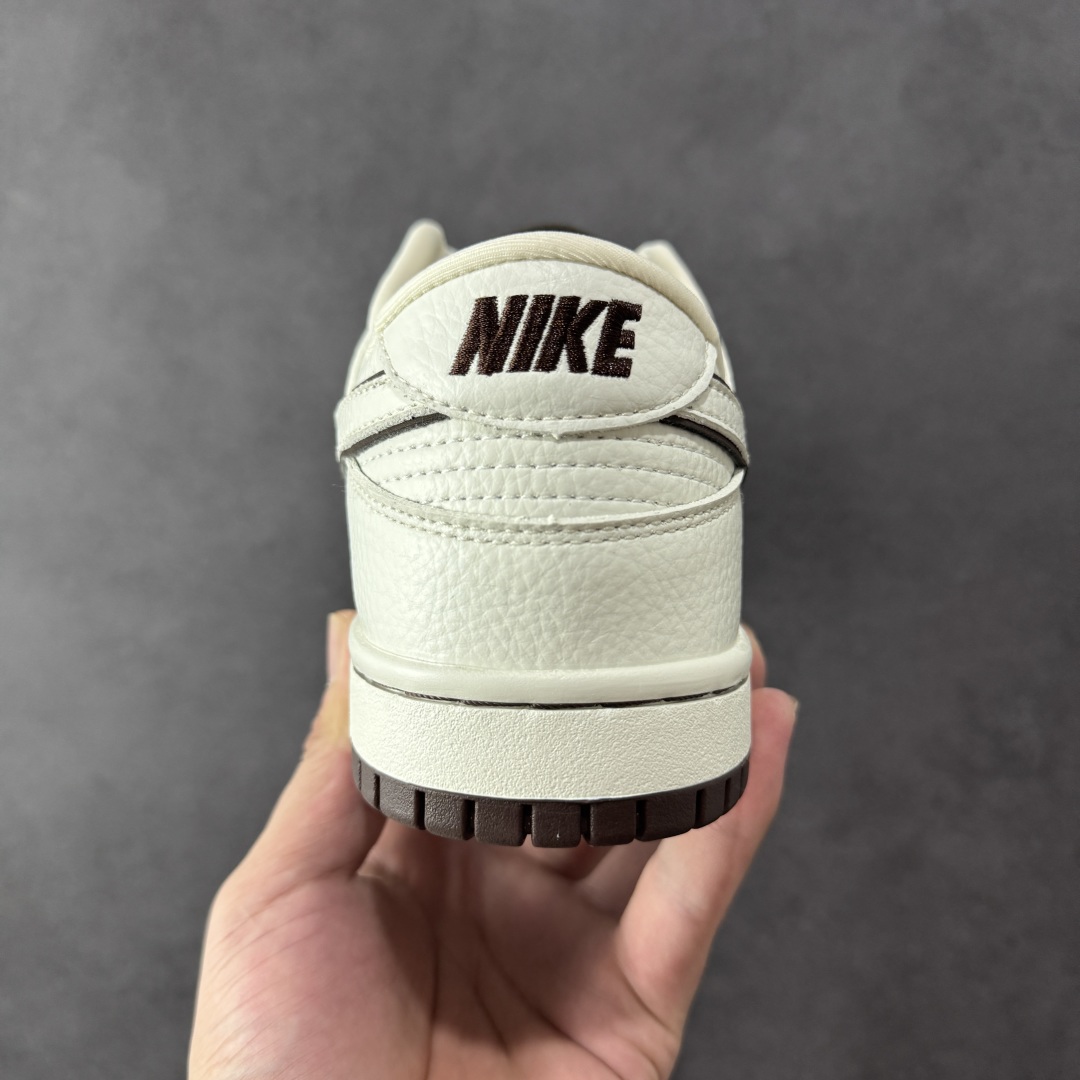  
【定制版】Nike SB Dunk Low“LV 拉布布 三方联名——白咖啡”  高端定制 低帮休闲