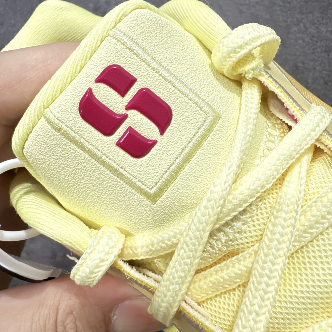 图片[5]-【Max/灭世纯原】NK Sabrina 2 萨布丽娜二代签名减震防滑低帮篮球鞋 黄色 FZ1517-800 革新登场🌪🔝颠覆革新出货‼️缓震配置独家革新！实战属性直接拉满👊🏻实战天花板上限再度提升！实战亲测-性能体验吊打国产同价位鞋款 ⚫️前掌扇形zoom➕增配中足抗扭片➕增配后掌马蹄ZOOM气垫（正品仅配置前掌扇形zoom） 完美解决 正品抗扭不足问题 ⚫️采用科比5代鞋楦以及龙骨数据打造！前后落差仅6mm！小科5实至名归！ ⚫️鞋身➕鞋头增配高频补强层，提升鞋头以及脚踝支撑性 ⚫️鞋垫采用高弹缓震垫材质-磨合一场直接贴合脚型☑️ ⚫️外底加厚2mm，升级止滑配方，磨合一次，抓地原地起飞 后卫旗舰有且只在灭世纯原（支持市场任意货品正面PK） 真材实料，肉眼可见！革新升级绝非空穴来风！灭世纯原内外兼修，用态度诠释最强实战货品👊🏻 尺码：39-46（尺码建议：标准亚洲楦 无需大半码）-选品中心