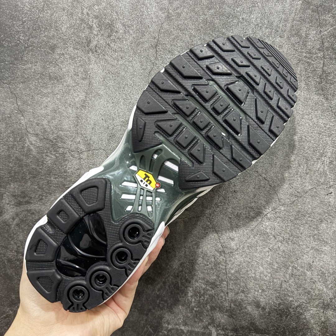  
Nike Air Max Plus
全新一比一高端版本 
真正的市场T1品质 更多配色陆续出货 
真