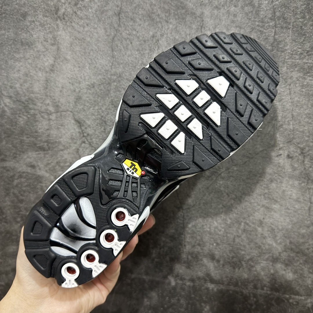  
Nike Air Max Plus TN气垫系列跑鞋
全新一比一高端版本 
真正的市场T1品质 更多