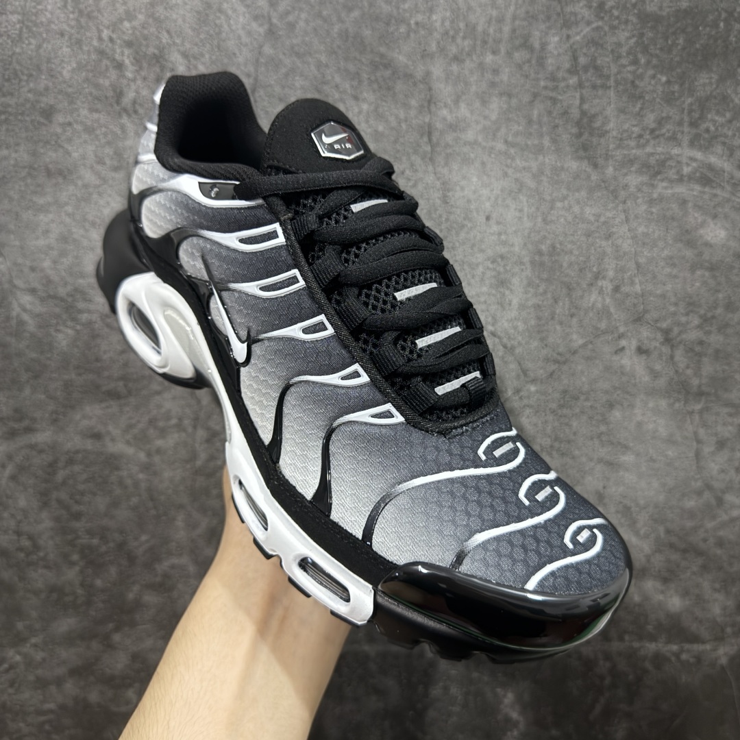  
Nike Air Max Plus TN气垫系列跑鞋
全新一比一高端版本 
真正的市场T1品质 更多