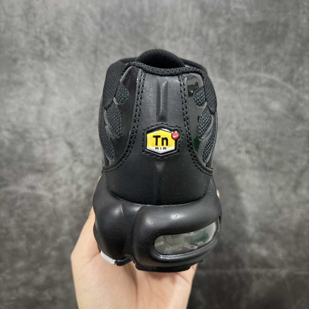  
Nike Air Max Plus TN气垫系列跑鞋
全新一比一高端版本 
真正的市场T1品质 更多